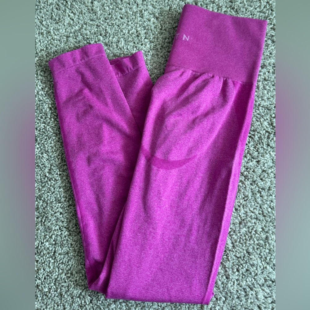 NVGTN Maui Pink Contour Seamless Leggings